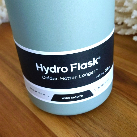 Hydro flask NWT 🔥🔥🔥32 oz wide mouth. Reg cap. Brand new. NEVER USED. - Picture 2 of 11
